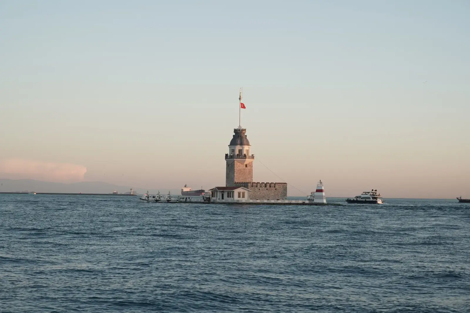 Akşam ışığında Kız Kulesi